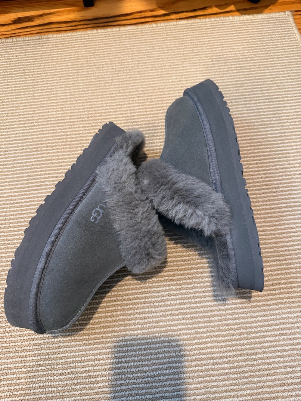 UGG Disquette Women's Charcoal Grey 10 Fur-Lined Slip-On Boots